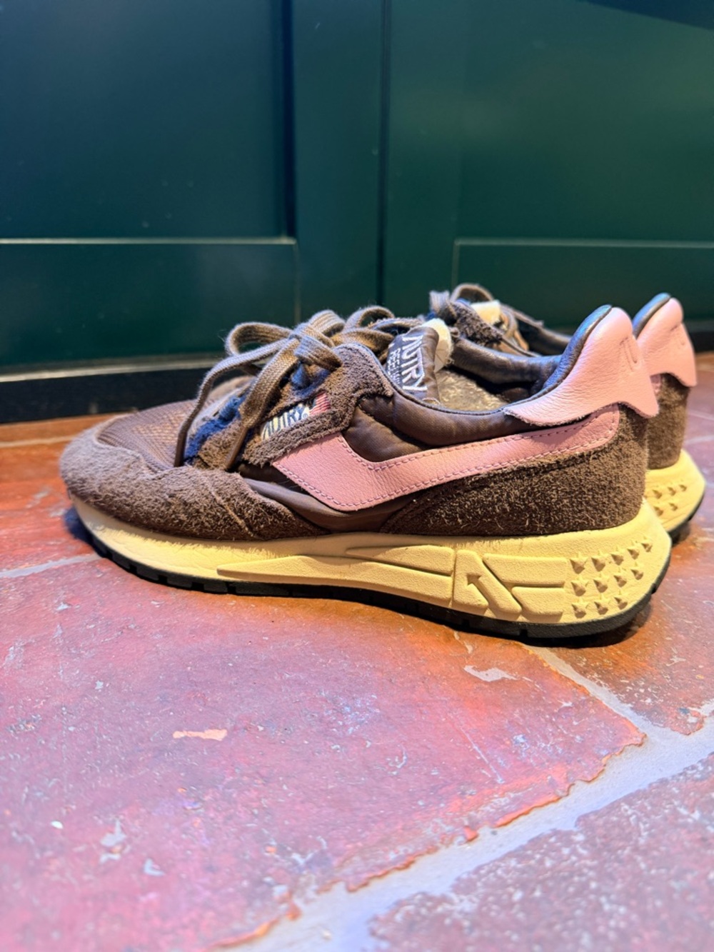 Autry reelwind low top Sneakers in brown and pink
